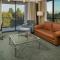 DoubleTree by Hilton Seattle Airport - Executive King Room Con Balcone