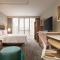 Home2 Suites By Hilton Chicago River North - Queen Studio Suite