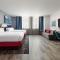 Hampton Inn & Suites Baltimore Inner Harbor - Two Queen Studio With Sofa Bed - Non-Smoking