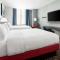 Hampton Inn & Suites Baltimore Inner Harbor - Queen Room With Two Queen Beds - Non-Smoking