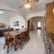 Nr41 holiday apartment - Village centre - Steps from the sea, restaurants, shops and all amenities