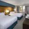 DoubleTree by Hilton Hotel Jacksonville Airport - Queen Room With Two Queen Beds