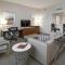DoubleTree by Hilton Hotel Jacksonville Airport - Deluxe King Suite