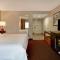 Hampton Inn NY-JFK - King Room - Non-Smoking