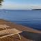 Oceanfront Garden Cottage - Gateway to Attractions and Towns, Private Cove Mooring