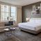 Hilton Richmond Downtown - Deluxe Zimmer Mit Kingsize-Bett Und Schlafsofa