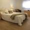 3 Bed Flat - Sleeps 5 - Wifi