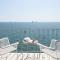 Primavera, Seafront 3BD Apt with Seaview