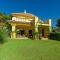 Golf Villa in Marbella, Frontline Golfvilla in RioReal Golf