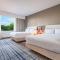 DoubleTree by Hilton South Charlotte Tyvola - Queen Room With Two Queen Beds