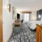 Hampton Inn & Suites Austin-Downtown/Convention Center - King Room - Non-Smoking