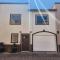 3 bedroom townhouse w garage blocks from the beach