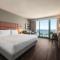 Hampton Inn Virginia Beach-Oceanfront South - Habitación King Con Sofá Cama Y Vistas Al Mar - No Fumadores