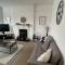 3 bed flat+parking- by beaches