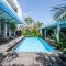 Deluxe Tropical 6 BR Villa Near Beach