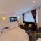 Delightful & Spacious Guest House in Farnworth Near Bolton Hospital