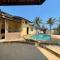 Casa com piscina a 500 metros da praia em Bertioga