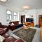 Spacious 2 bedroom apartment in the heart mumbles