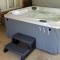 Hot Tub, Privacy, sleeps 10 & TONS of Space!