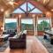 Epic Mountain Views, Hot Tub, Game Room, Sleeps 10