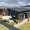 Pounamu Paradise - Te Anau Holiday Home