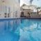 Private Pool Oasis- Just a Few Minutes from the City Centre