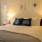 Dartmouth Town Centre 2 bedroom stylish apartment is perfect for families and couples with a happy & homely feel being only 30 meters from the sea but set back & quiet with everything on the doorstep a FAB place to explore Dartmouth pets welcome for free