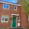 Oakley House - Spacious 3 Bedroom, Garden and Parking