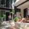 Siesta Fiesta Hotel - 5th Avenue