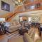 Hayden’s Hideaway - Mountain view, hot tub, game room, fun!