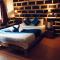 Manu Villa - 1,2,3 Bedroom Personal Luxury Villas Available in Manali
