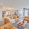 Large Family Retreat Spacious Home, Games Room, Park Views