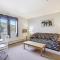 Cedarbrook Deluxe one bedroom suite with outdoor heated pool 11921