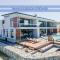Hilltop Bayview Luxury Apartments