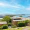 Blue Waters, 2 59 Ronald Ave - water views Linen aircon Wi-Fi