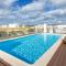 Brand New 2 BDR Flat W/Rooftop Pool by LovelyStay