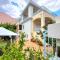 Dora's home with garden Volos
