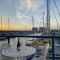 Seascape - Floating Home at Brighton Marina with free Parking