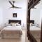 La Pereta: Immaculate quiet house, free parking.