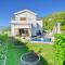 Sunny Villa in Kavac