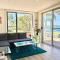 Cosy unit with park & water view