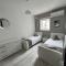 F4 Room 3, Private Room two single beds shared bathroom