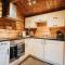 Rural Log Cabin in Snowdonia - 2 Bedrooms & Parking