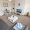 Light and airy 1 bedroom flat 700m from the Beach