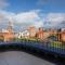 Modern 3 BR Flat in Belfast City Center with Terrace