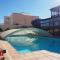 Luxury Canarian villa with large pool and apartment in Costa Teguise