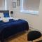Spacious Two Bedroom Apartment in Battersea, Free Parking