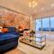 Heart of Brighton 4 Bed 4 Bath & Parking