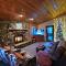 Four Seasons Getaway-Private Hot Spa with Pine Tree Views-Walk to Village and Pineknot Trailhead-Plus King Bed!