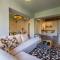 Modern yet Rustic Style City Centre Apt 2BR/2BTH